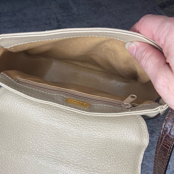 Vintage Bally Leather Cream Croc Gold Hardware Crossbody Bag - Picture 8 of 12